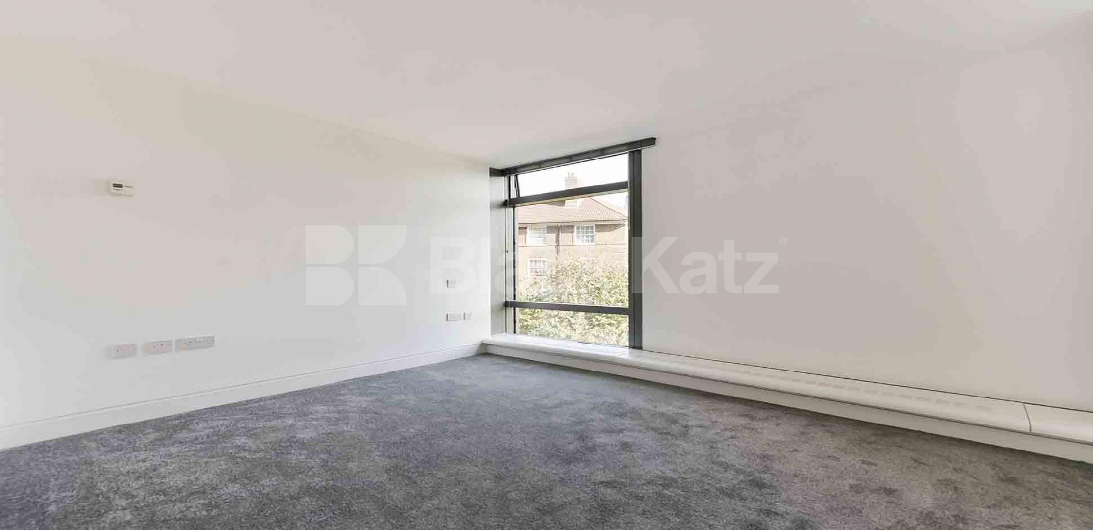 			1 Bedroom, 1 bath, 1 reception Apartment			 Parliament View, Lambeth Bridge, Waterloo
